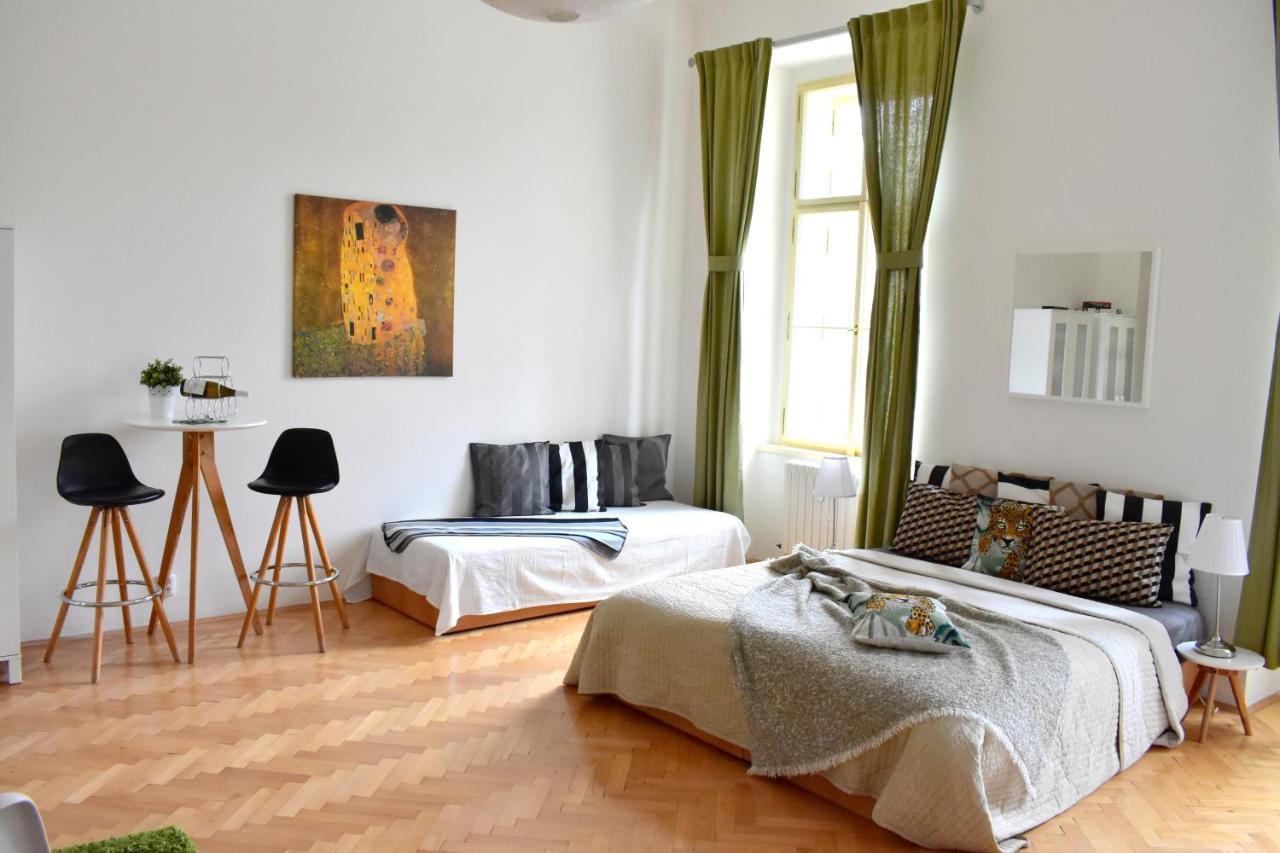 Wellness Apartments Florenc Prag Exterior foto